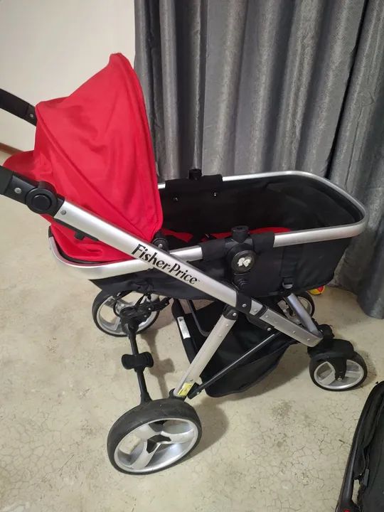 Carrinho + bebê conforto Fischer price