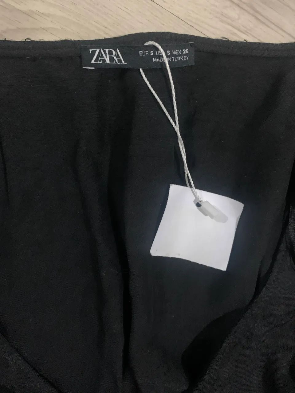 Vestido Zara -  Tamanho  P - Decote V - Foto 5