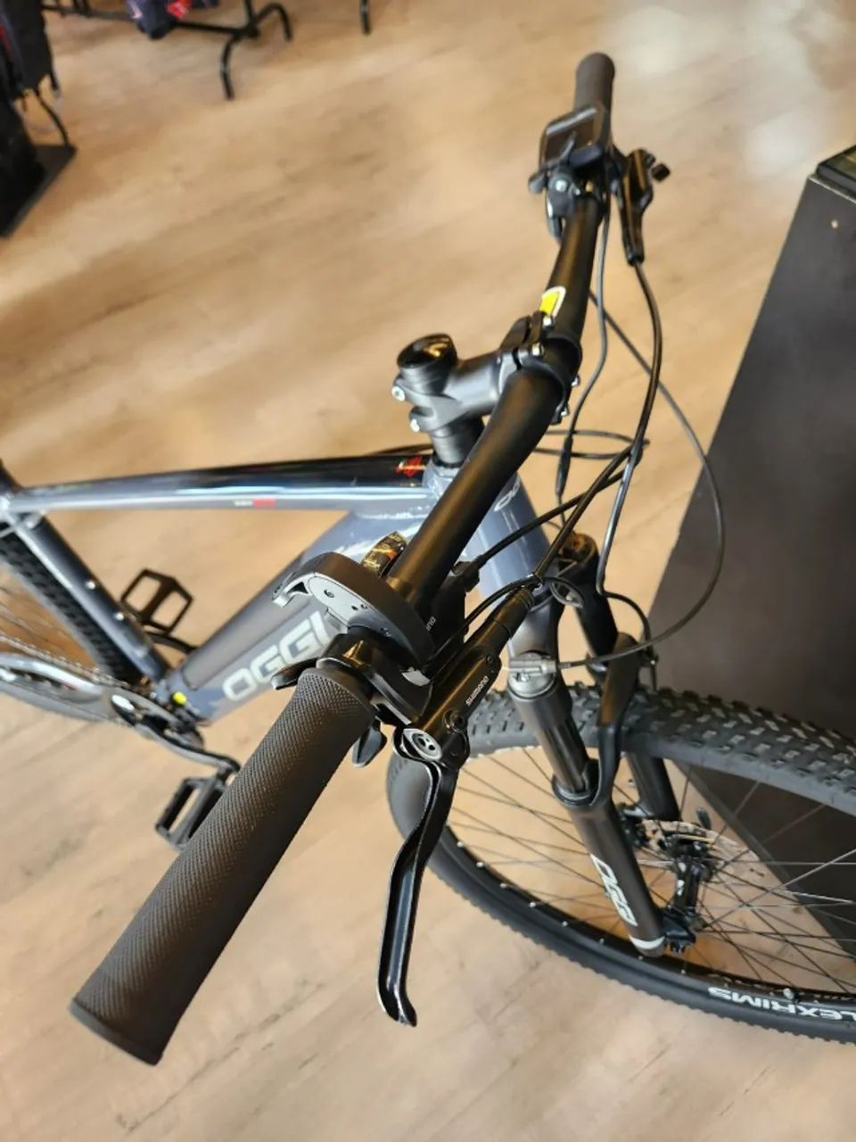 Bicicleta Elétrica Oggi 8.0 C/Acelerador - Tamanho M-17" - Semi Nova - Foto 2