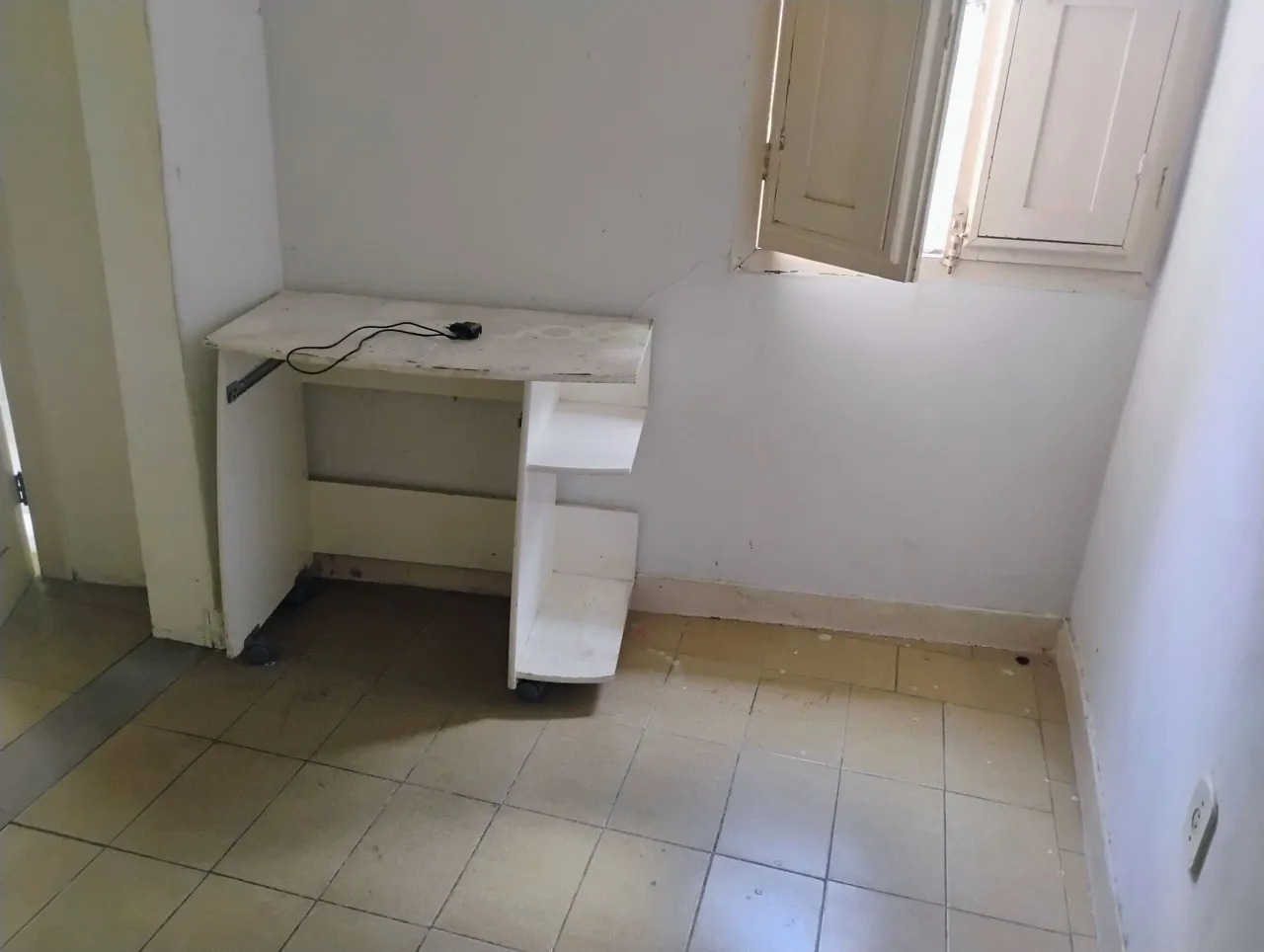 Mesa de escritório branca