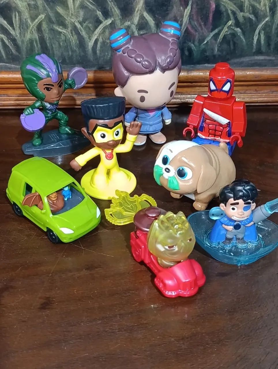 Lote com 8 Brinquedos colecionáveis