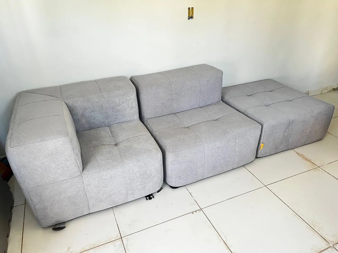 Sofá na Caixa modular 2 lugares em Boucle - 1 Braço com Apoio de pé