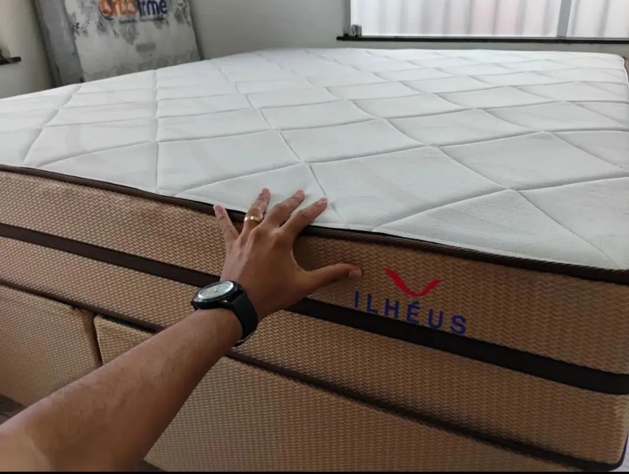 CAMA BOX QUEEN, MOLAS ENSACADAS 