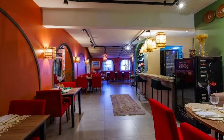 Oportunidade Única: Restaurante de Alto Padrão à Venda ou para Parceria!