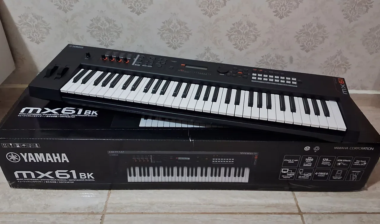Teclado Yamaha MX61 BK - Sintetizador