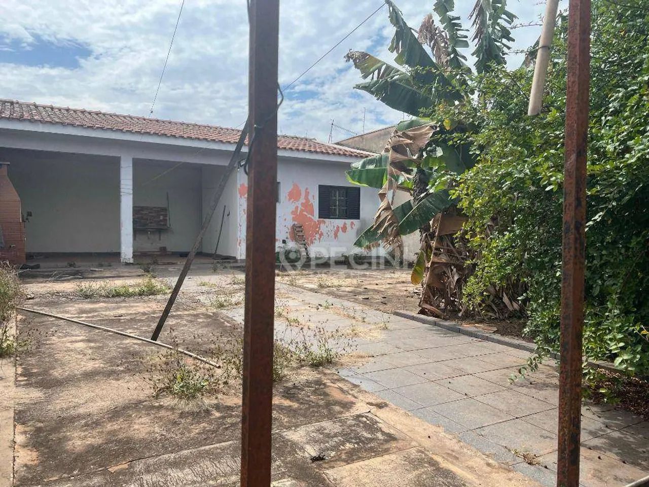 Casa com 4 quartos no centro para venda em Rio Claro.
