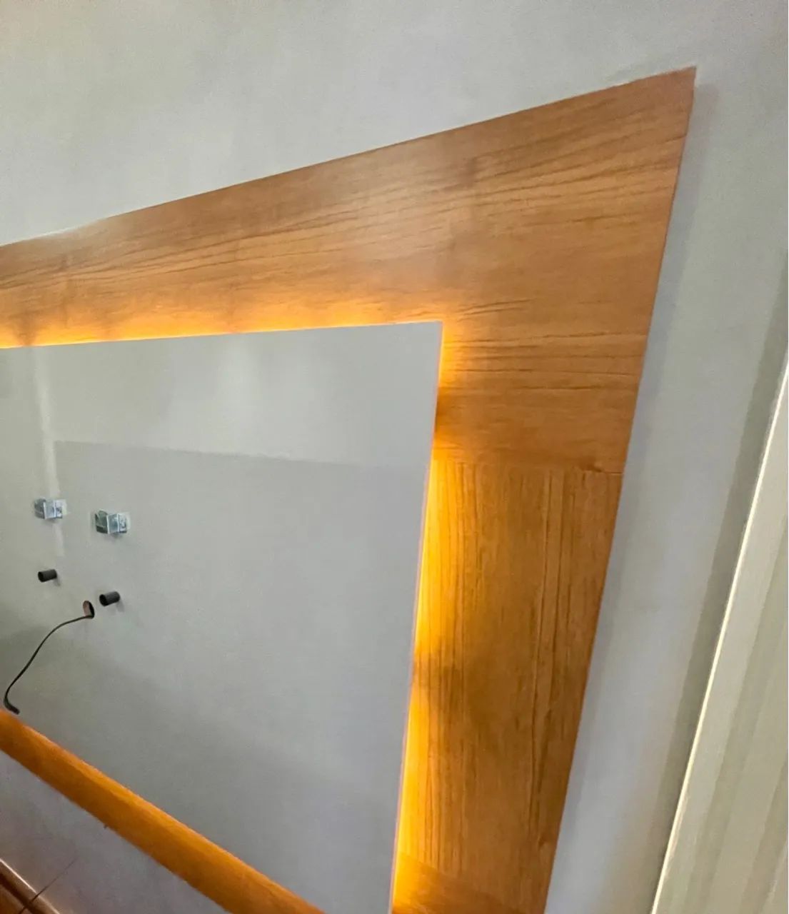 Painel de TV em Madeira e Branco - Foto 4