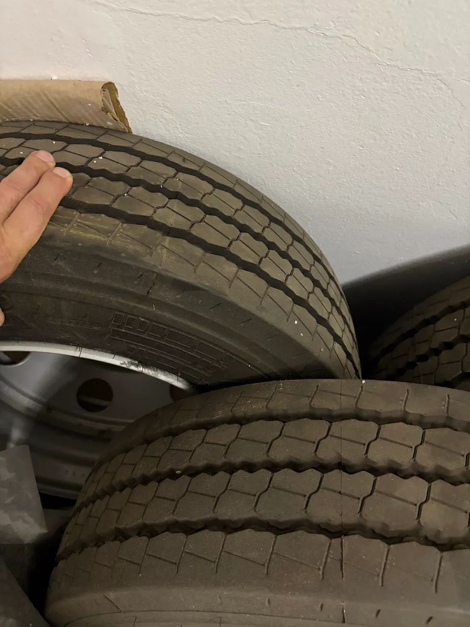 215/75 17,5 PIRELLI MC, ZERO com aros  - Foto 3