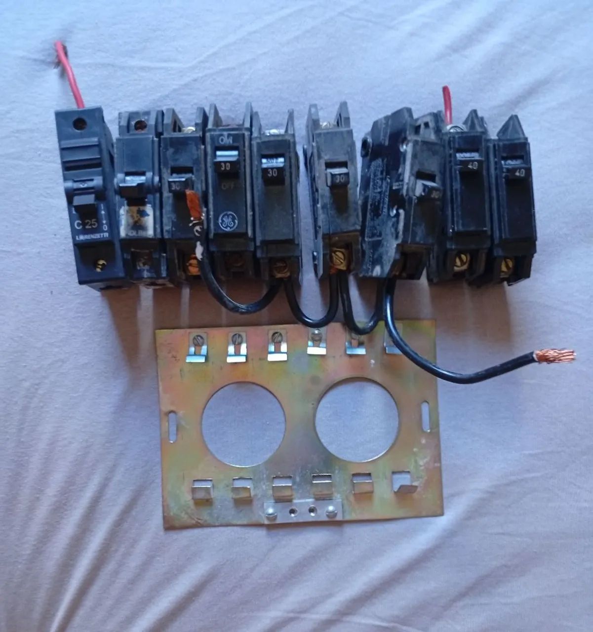 Disjuntores Elétricos - Foto 3