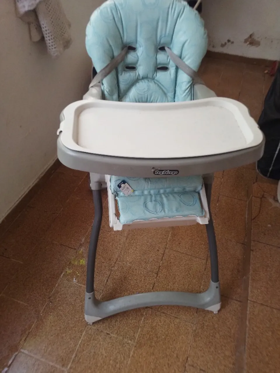 cadeirinha para beber papa