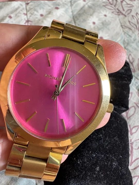 Relógio Michael Kors dourado fundo Rosa feminino - Foto 5