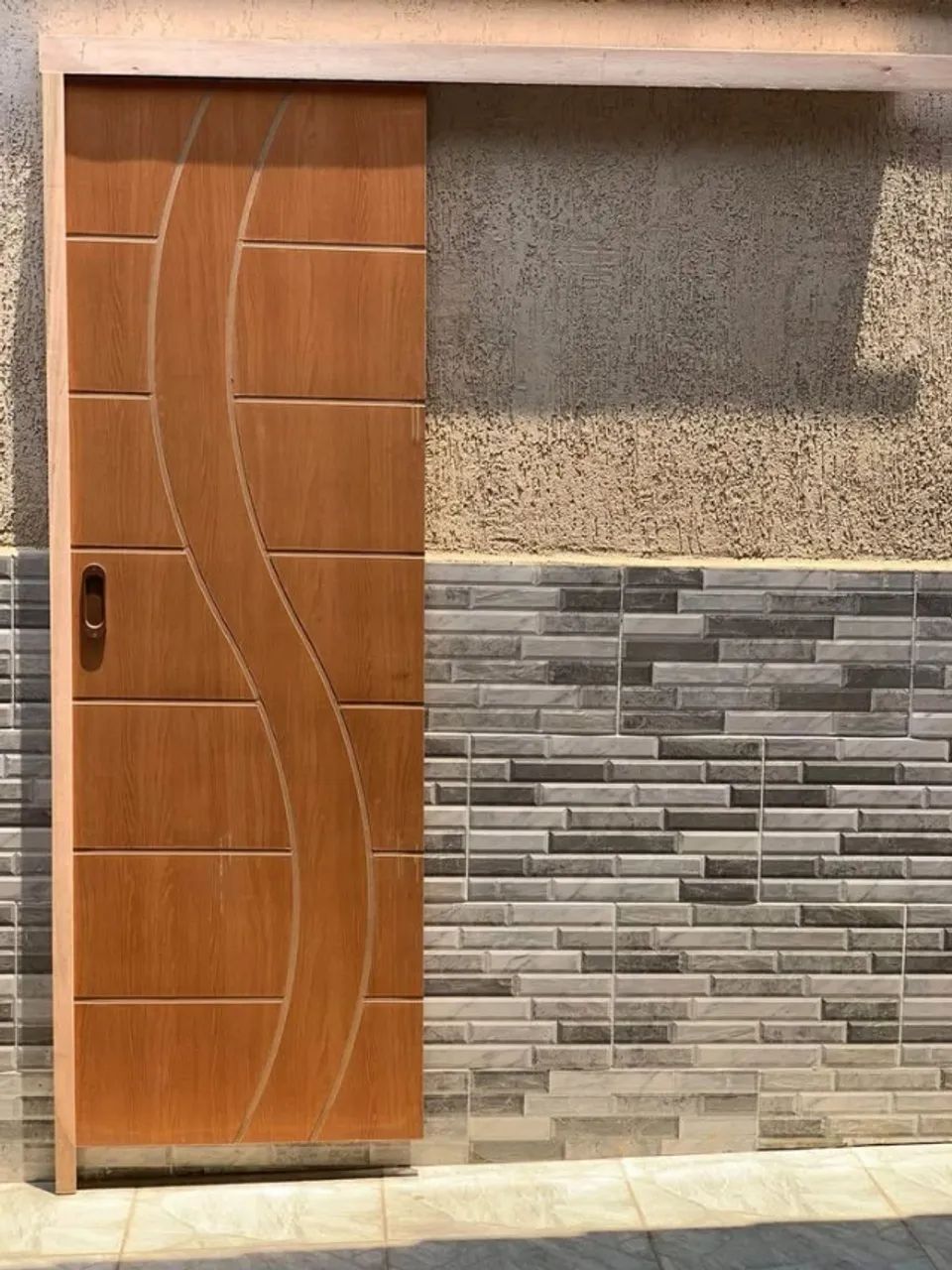 Porta de madeira COMPLETA DE CORRER com acabamento em madeira  - Foto 5