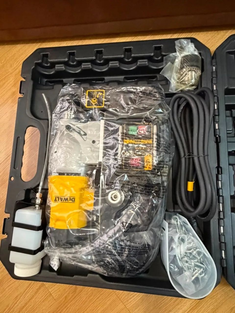 DeWALT DWE1622K