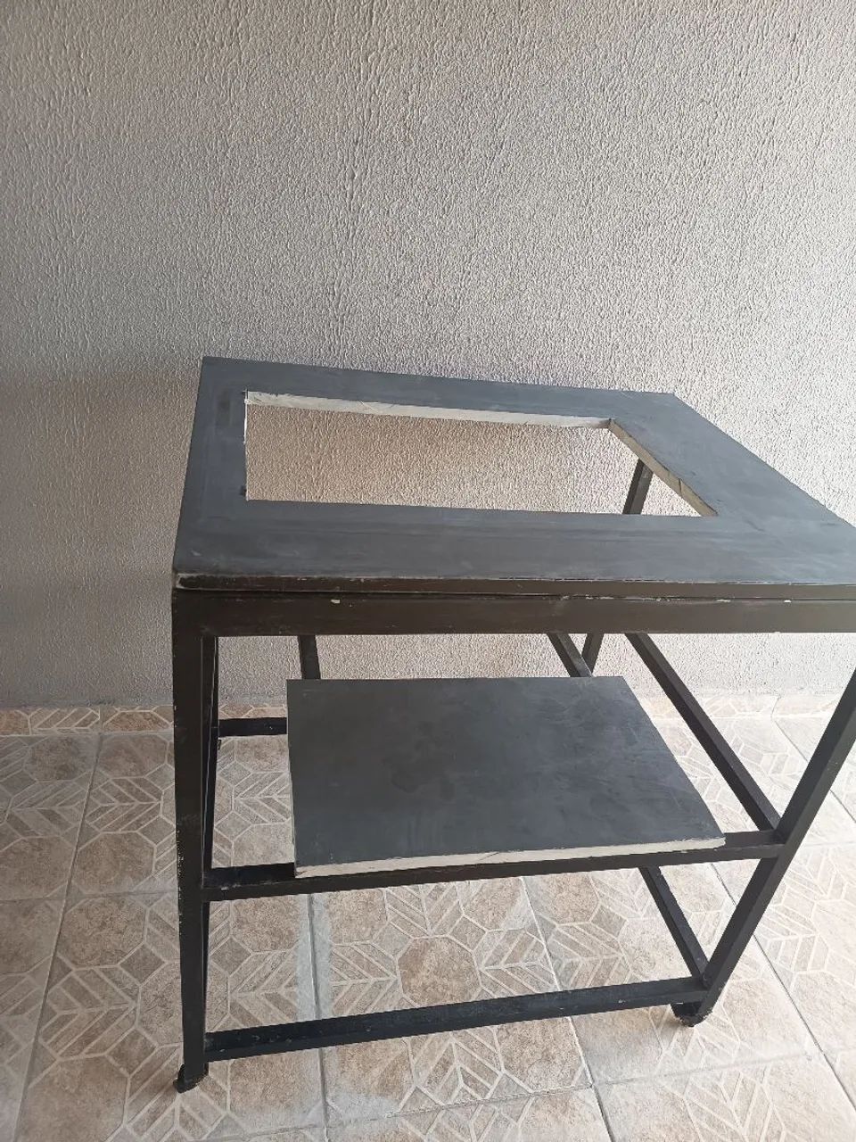 Vende-se Bancada de ferro com pedra 