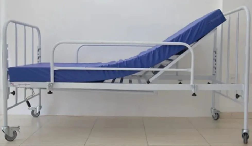 Cama hospitalar +  Regulagem altura zero