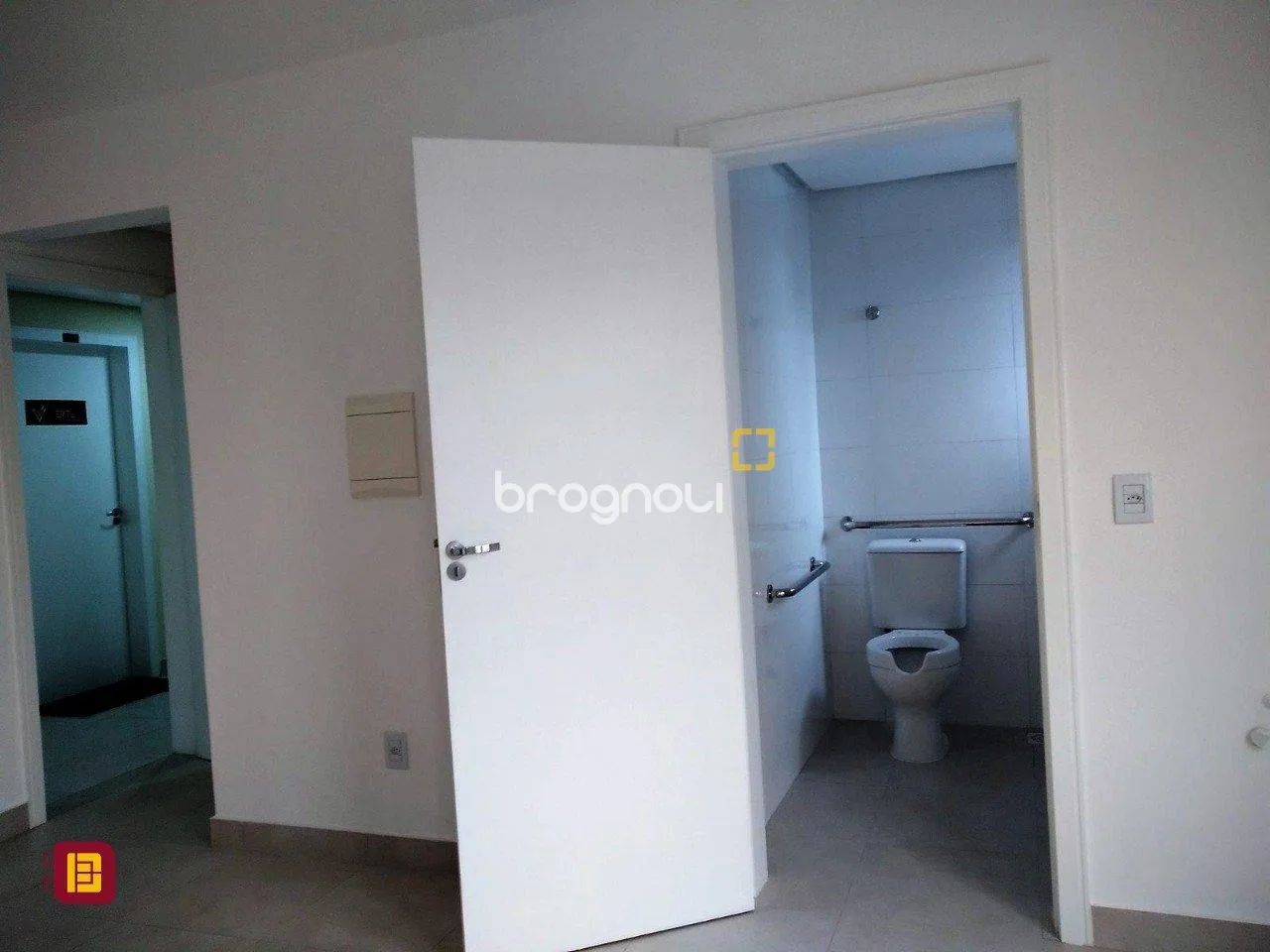 Sala comercial bem localizada em Barreiros - Foto 4