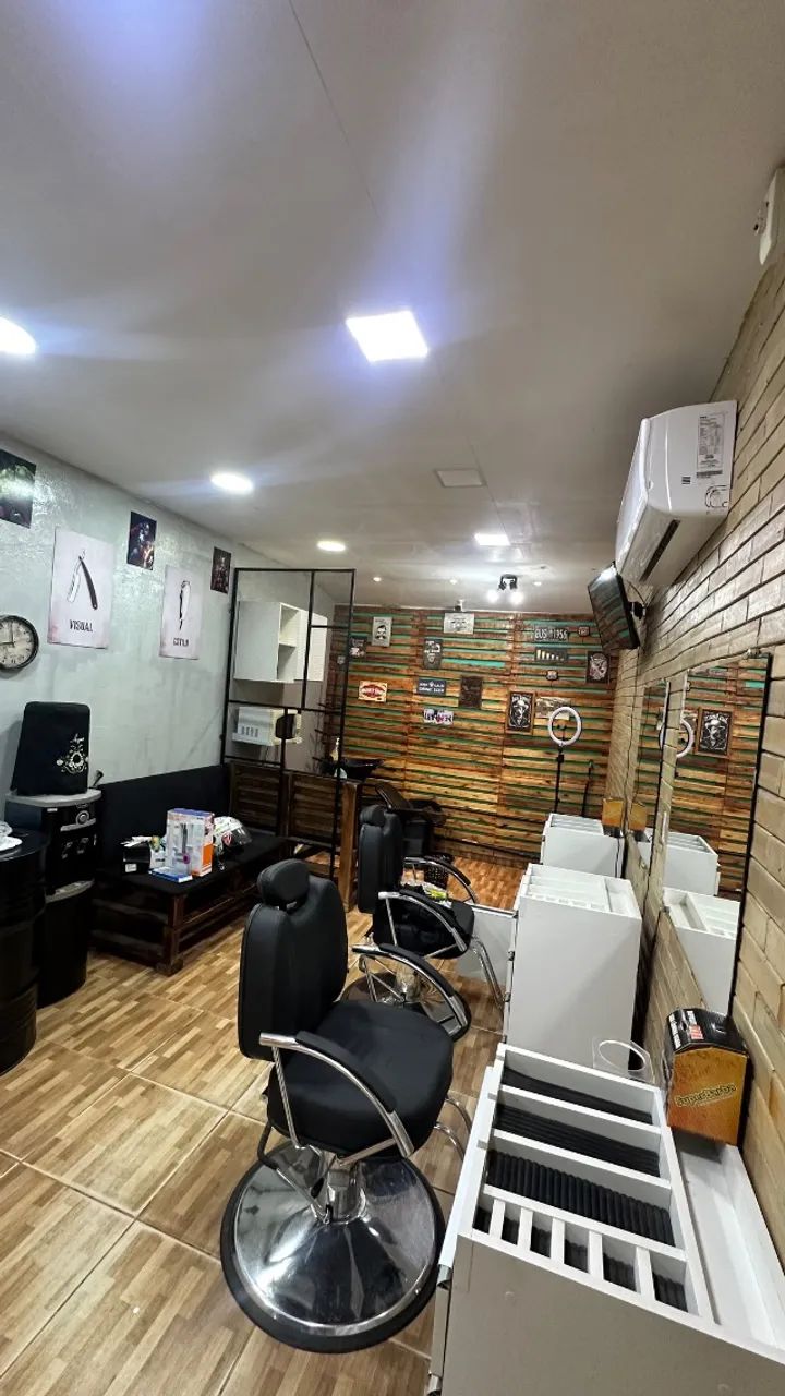 Vendo todos os moveis da barbearia.