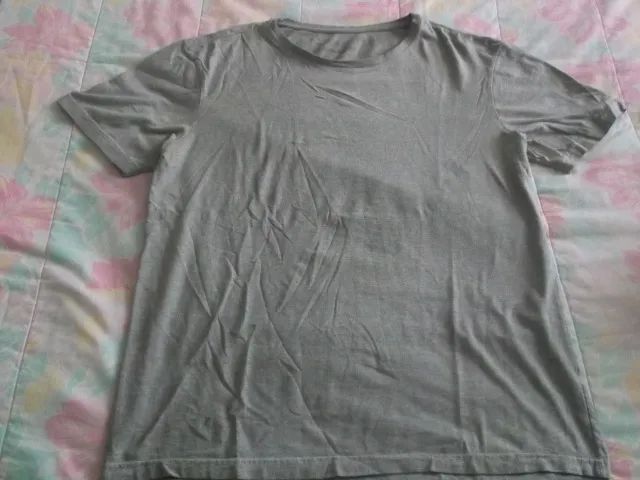 camisa cinza