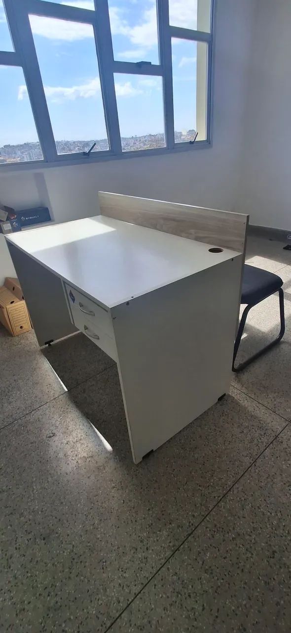 Mesa e cadeiras de escritório  - Foto 3