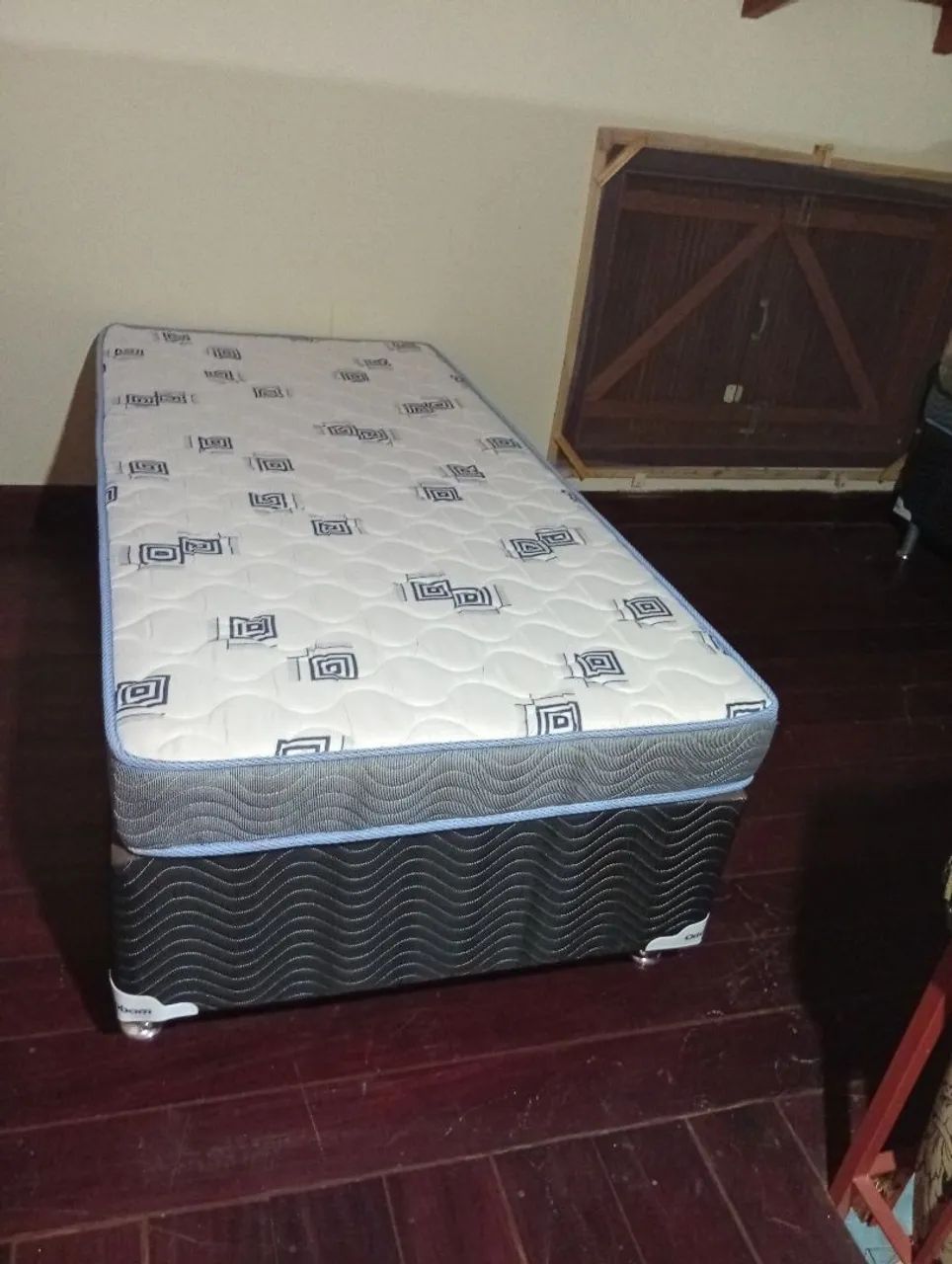 Colchão solteiro com box