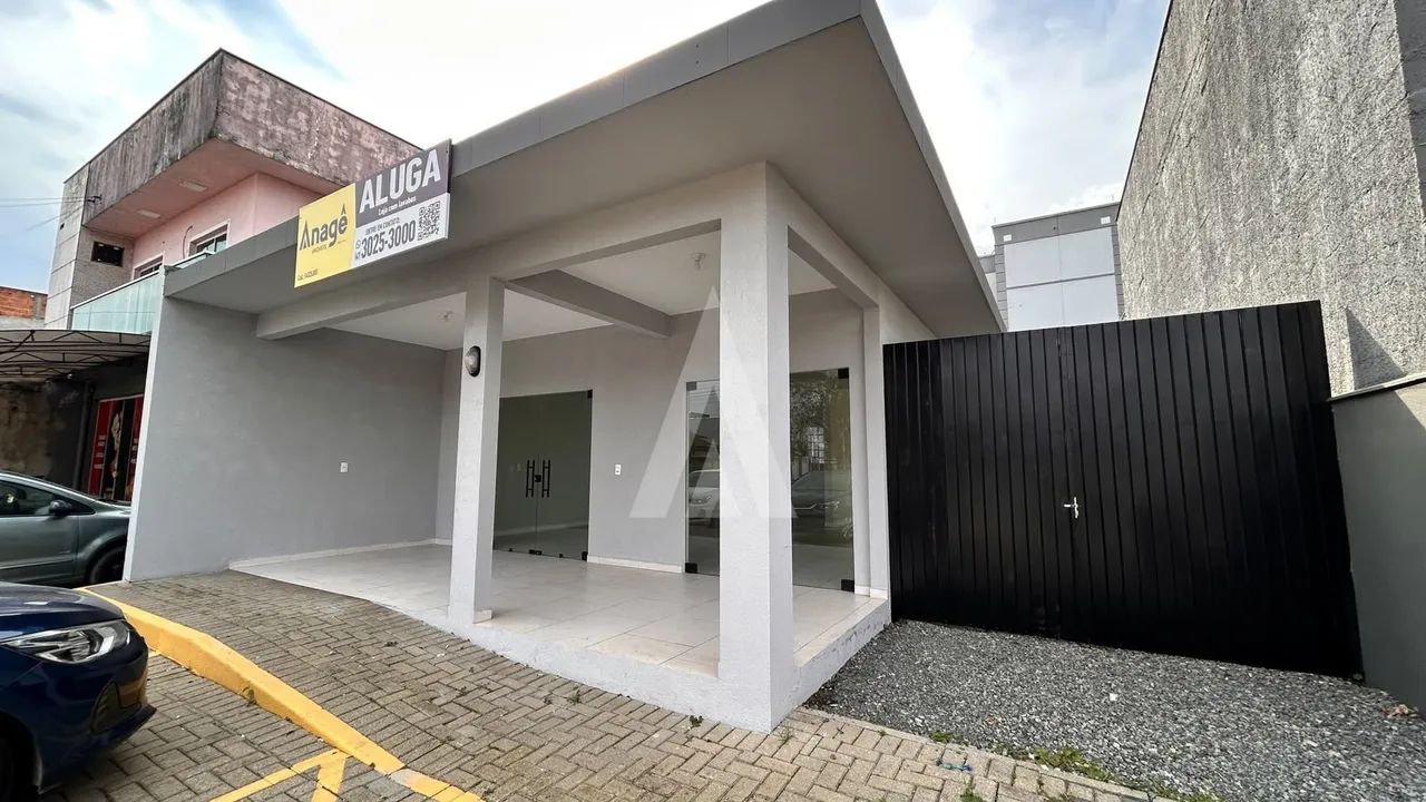 LOJA COMERCIAL COM 76,M² COM AMPLO ESTACIONAMENTO, LAVABOS NO BAIRRO VILA NOVA.