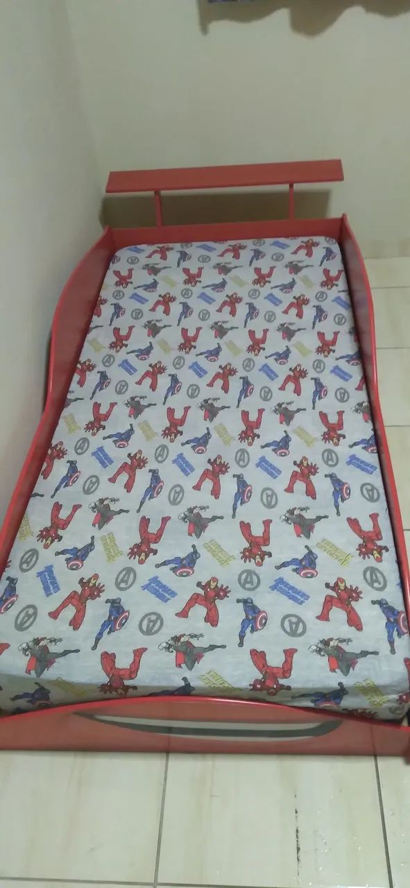 Cama de Solteiro Macquem 