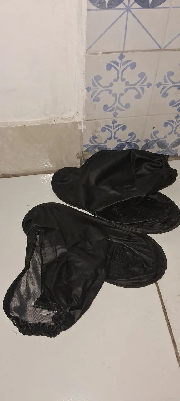 Vendo capa de chuva nova para os pés 