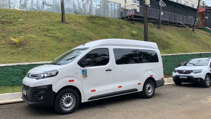 Van com motorista 