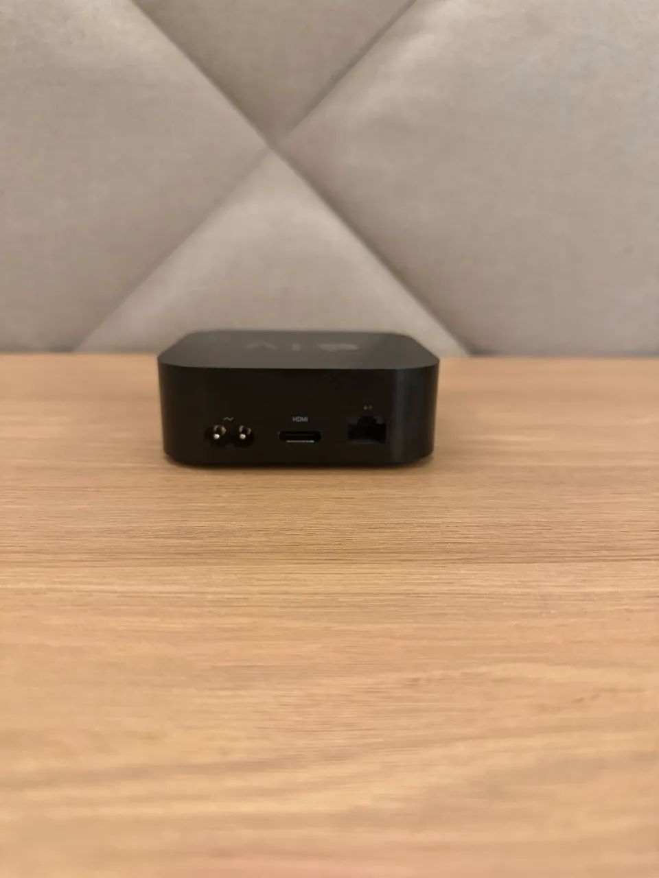 Apple TV 4K 1ª Geração A1842 + Cabos HDMI e Energia - Foto 3