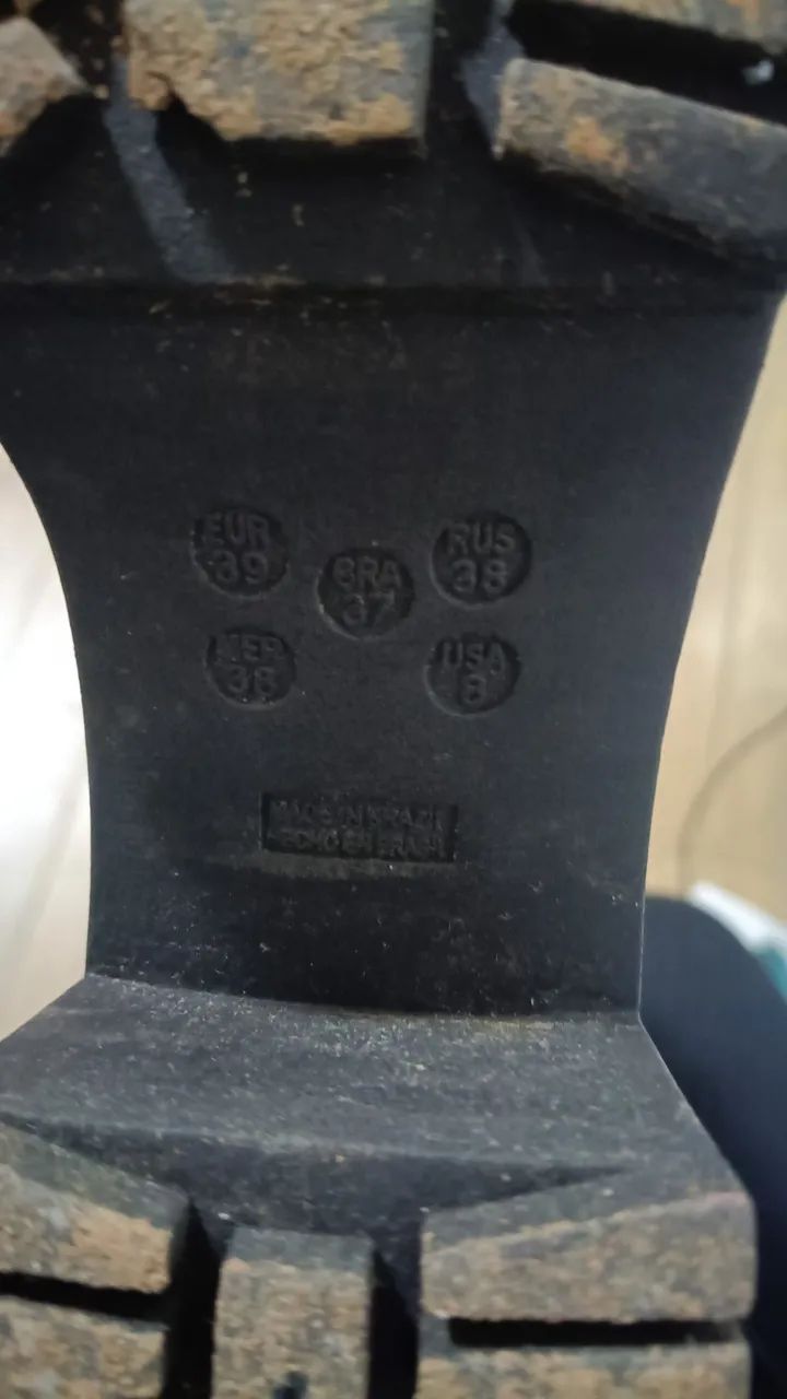 Bota tamanho 37 couro - Foto 2