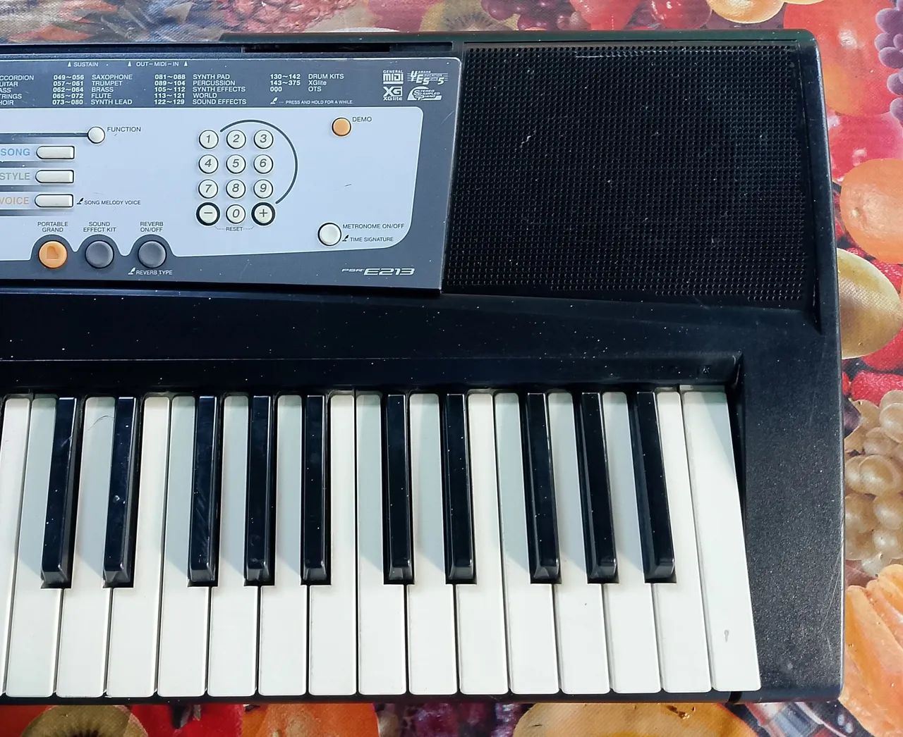 Teclado yamara psr E213 - Foto 3