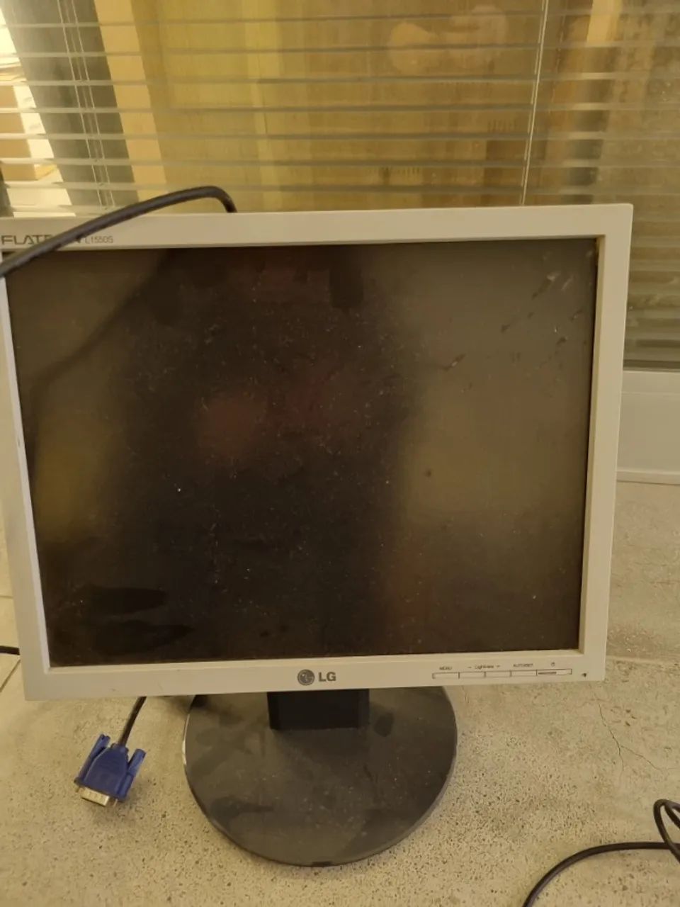 Monitor LG e teclado