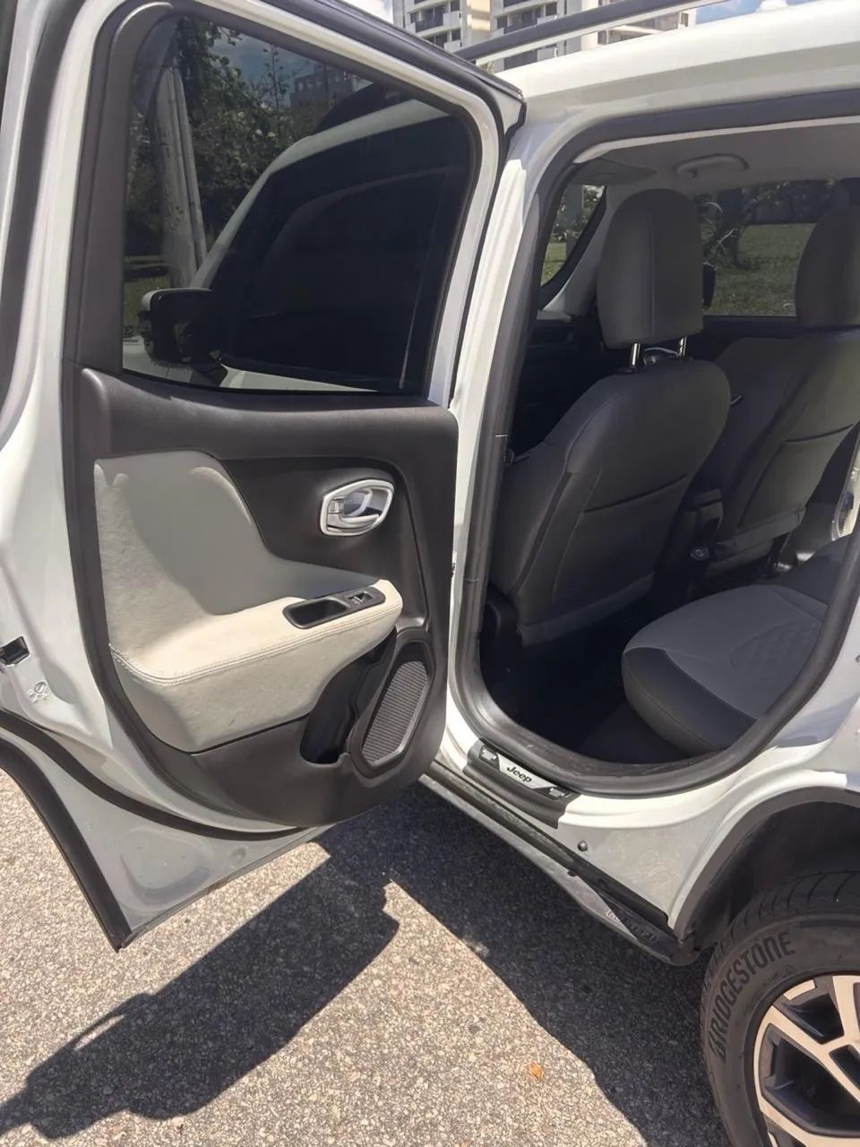 Jeep Renegade Sport T270 1.3 TB 4X2 Flex Aut. 2023 - Foto 5