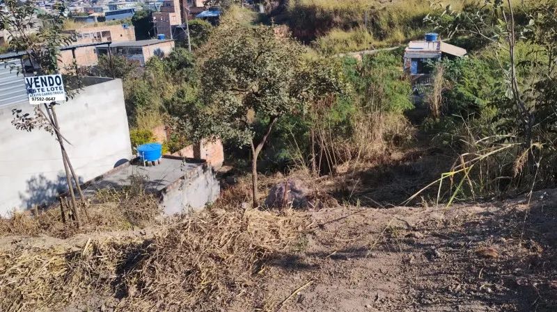 LOTE DE 250 M2 COM AGUA E LUZ