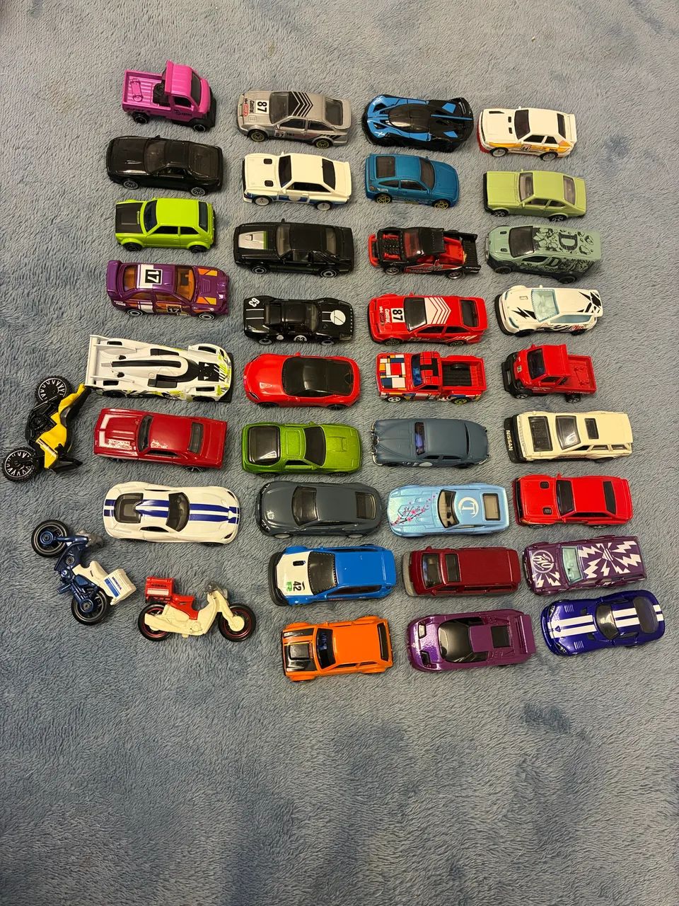 Lote de Miniaturas Loose Hotwheels