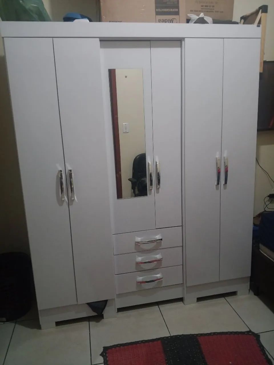 Guarda roupa 6 portas 