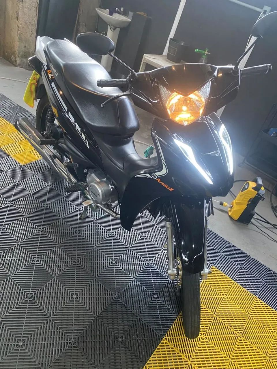Moto Avelloz  - Foto 4