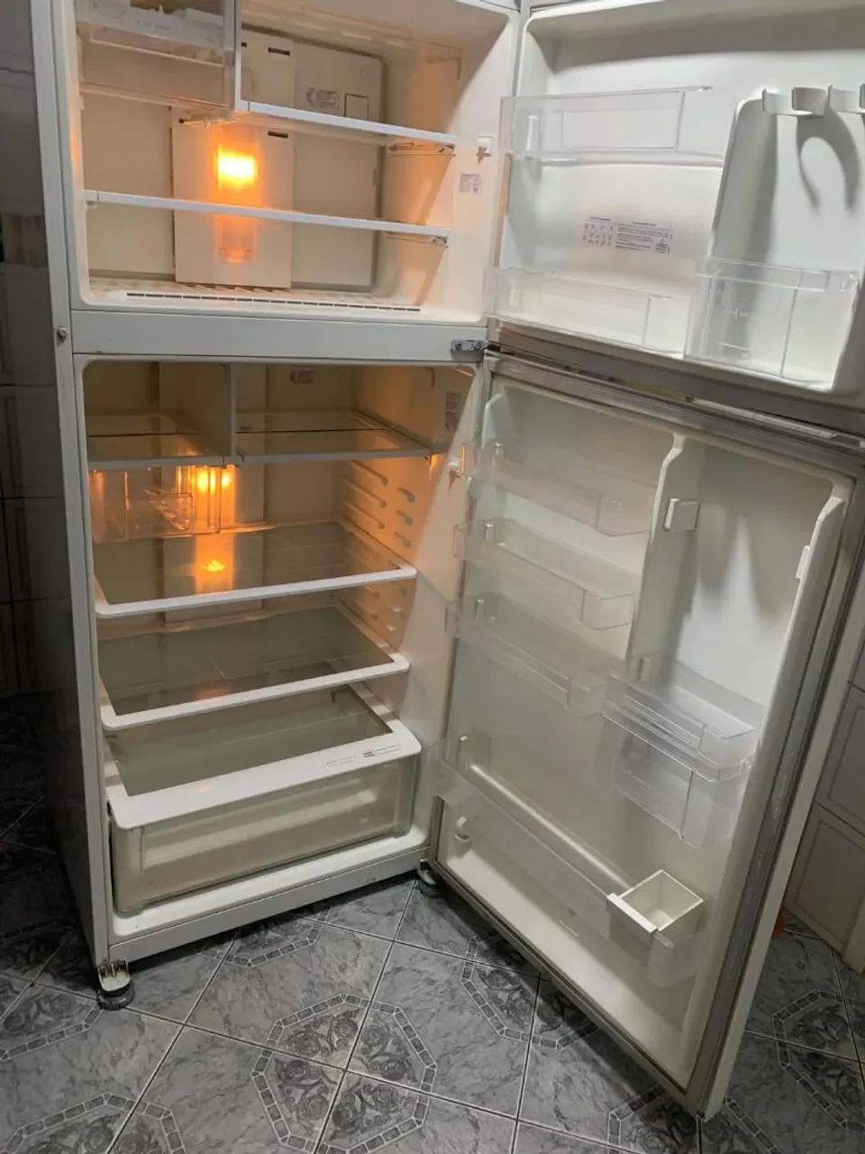 Vendo geladeira Electrolux Infinity DF80.  - Foto 5