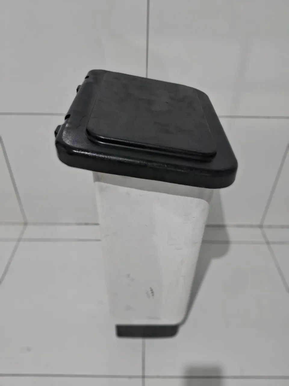 Lixeira 200 litro toda perfeita 120 preco negociavel - Foto 5