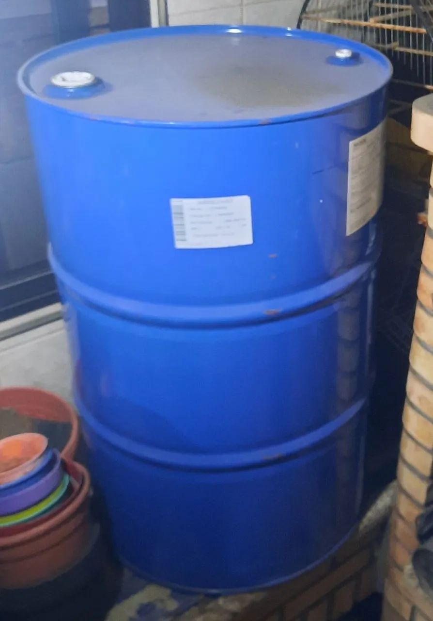  Tambor de 200L, p/retirar no local, ótimo estado.