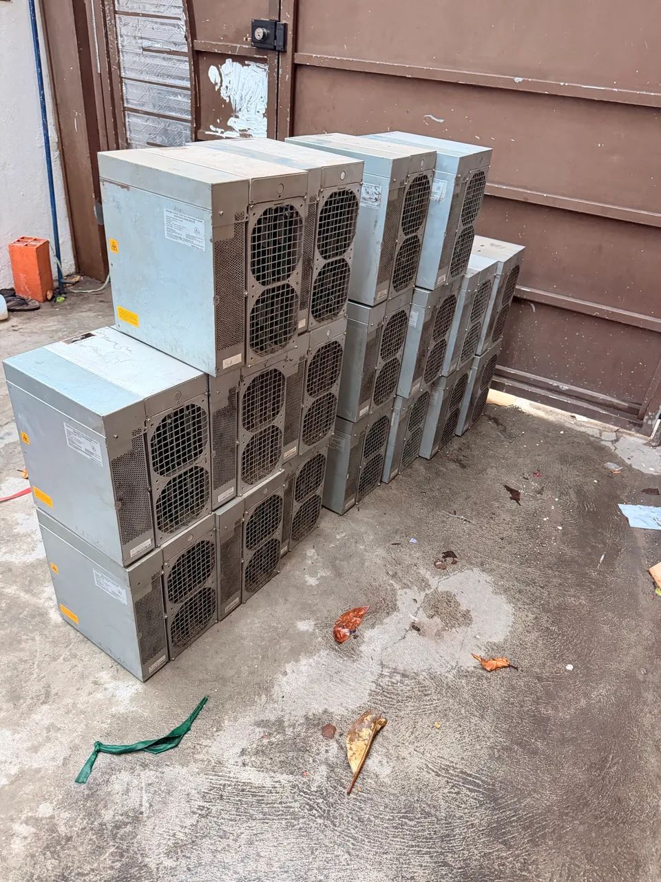 Máquina de minerar bitcoin - Peças de Hardware - Pari, São Paulo 1472099883  | OLX