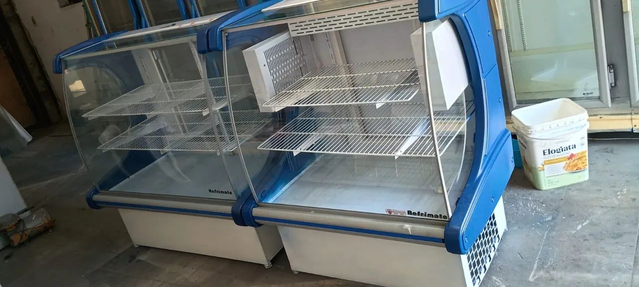 Conjunto de balcões natural e refrigerado R$ 3,100 