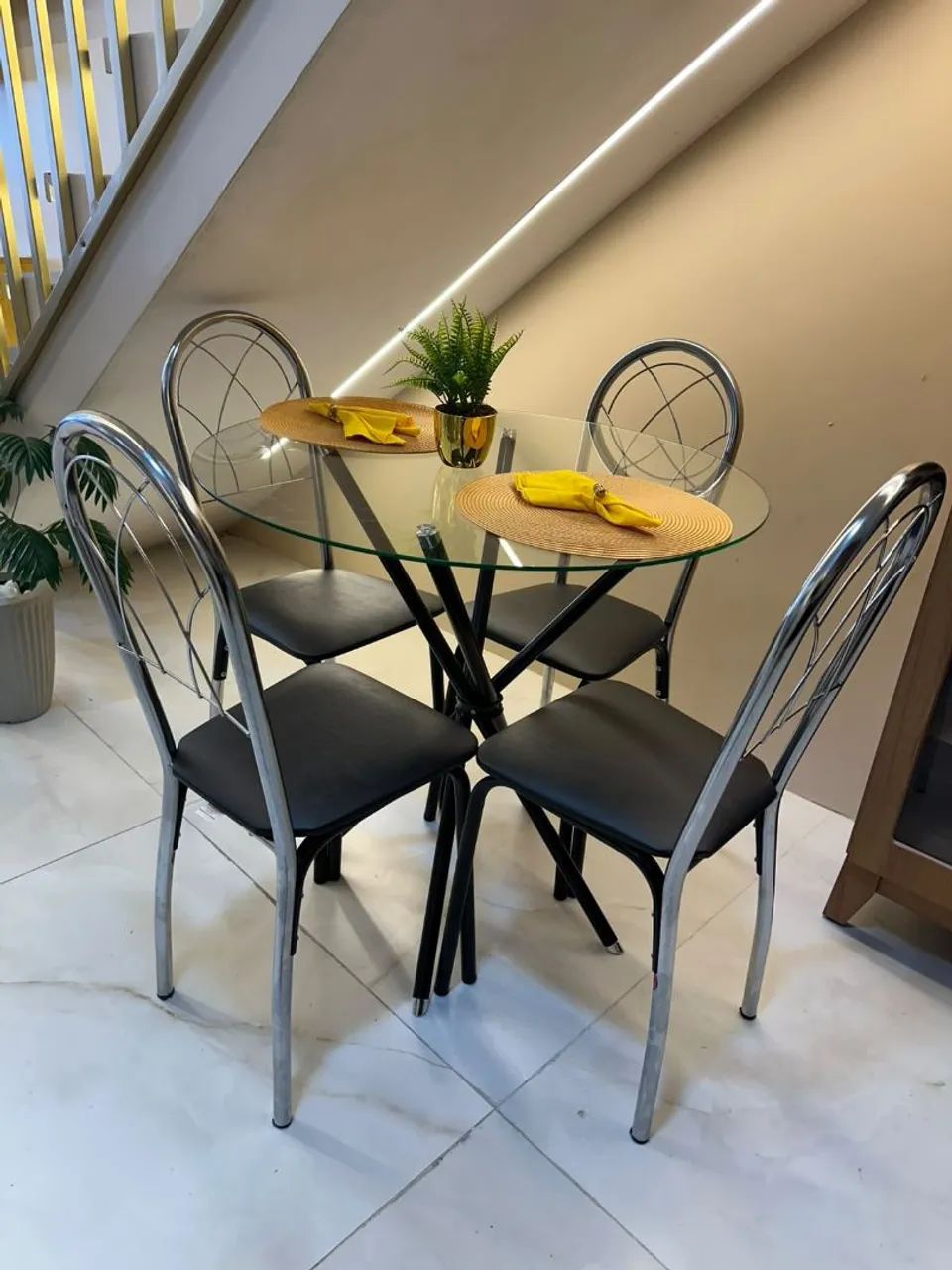 PROMOÇÃO Mesa de Jantar de Vidro com 4 Cadeiras 