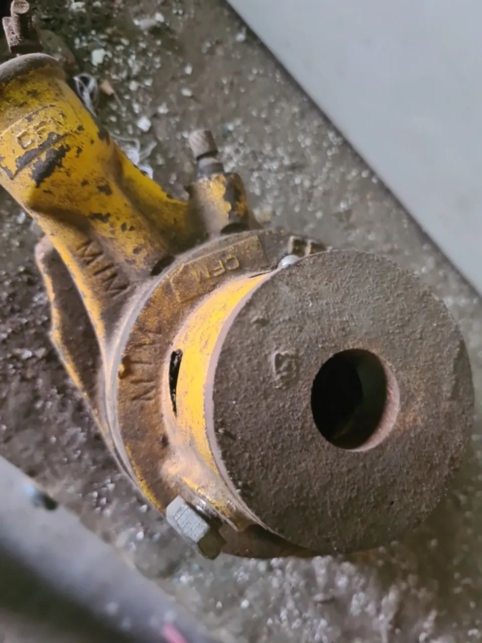 Tarracha Manual FERNIV tipo Armstrong p/ rosca em cano de ferro - antiga (peça robusta) - Foto 2