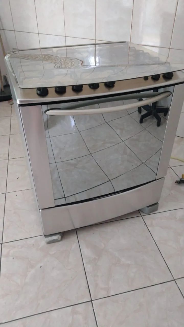 Fogão Electrolux 5 Bocas Forno com Grill - Excelente Estado - Foto 2