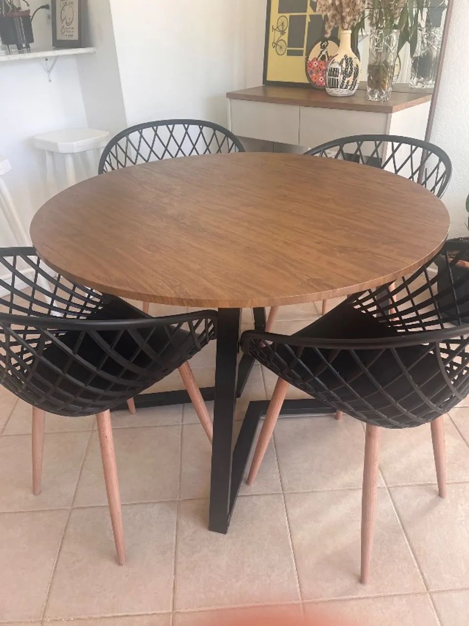 Oportunidade? conjunto lindo de mesa e 4 cadeiras