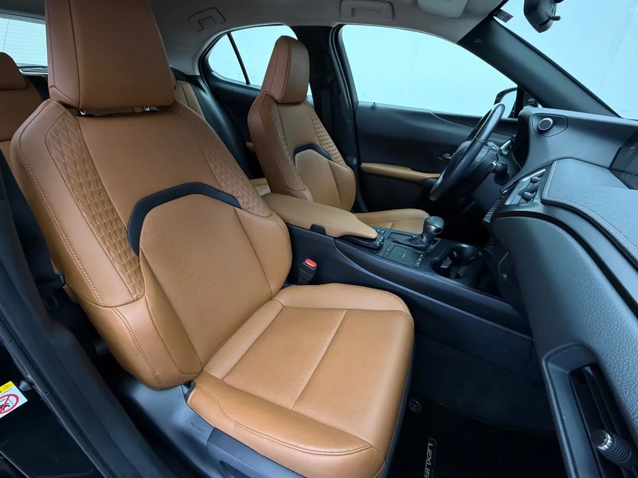 Lexus UX-250h Dynamic 2.0 16V Aut.(hybrid), foto 14 de 20