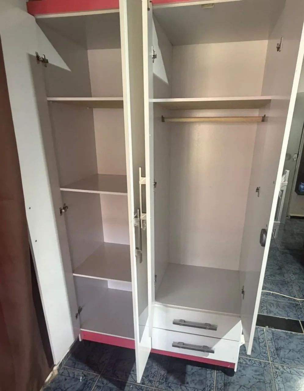 Guarda roupa solteiro sem uso  - Foto 3