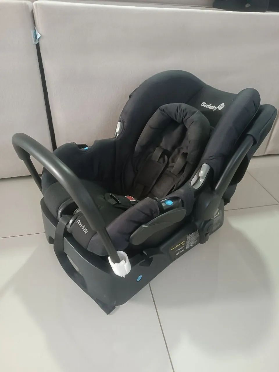 Carrinho Safety 1st Mobi com moisés, bebê conforto e suporte para carro - Foto 4