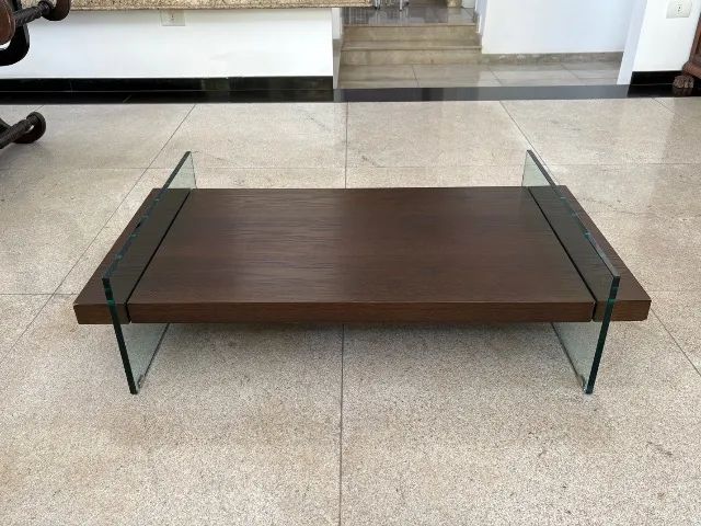 Mesa de Centro Moderna em Madeira com Pés em Vidro - Foto 5